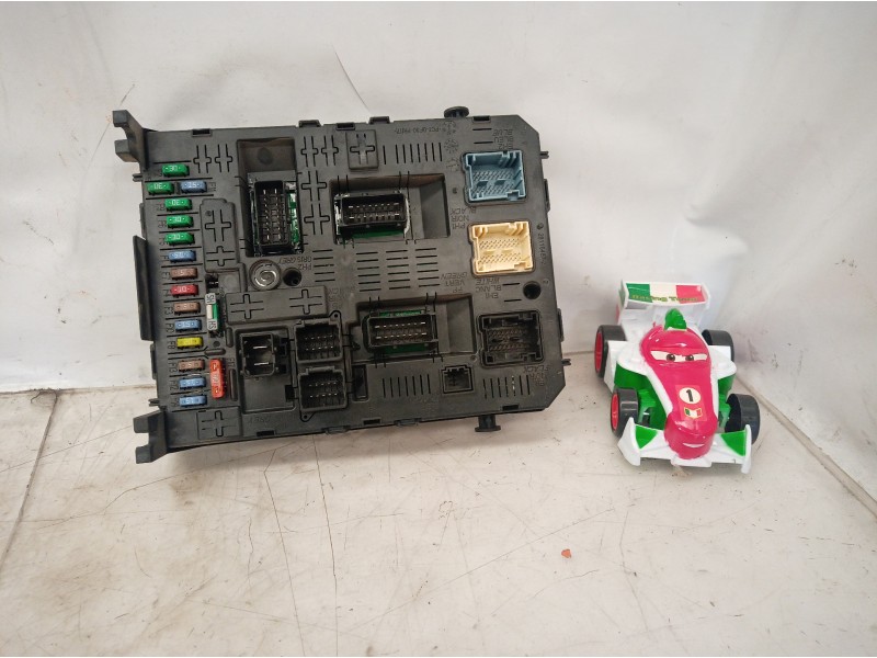 Recambio de caja reles / fusibles para peugeot expert tepee l1h1 premium referencia OEM IAM 281197595 281197595 281197595