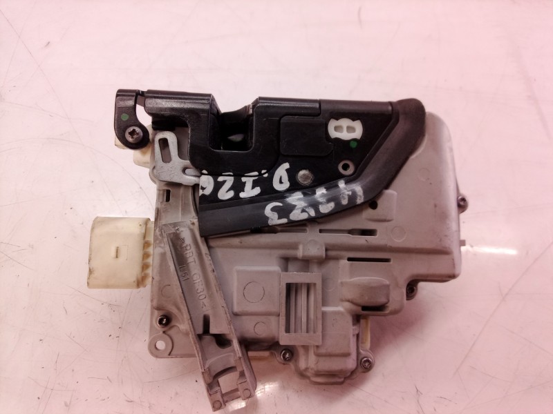 Recambio de cerradura puerta delantera izquierda para volkswagen passat berlina (3c2) highline referencia OEM IAM 3AE885681CFKZ 