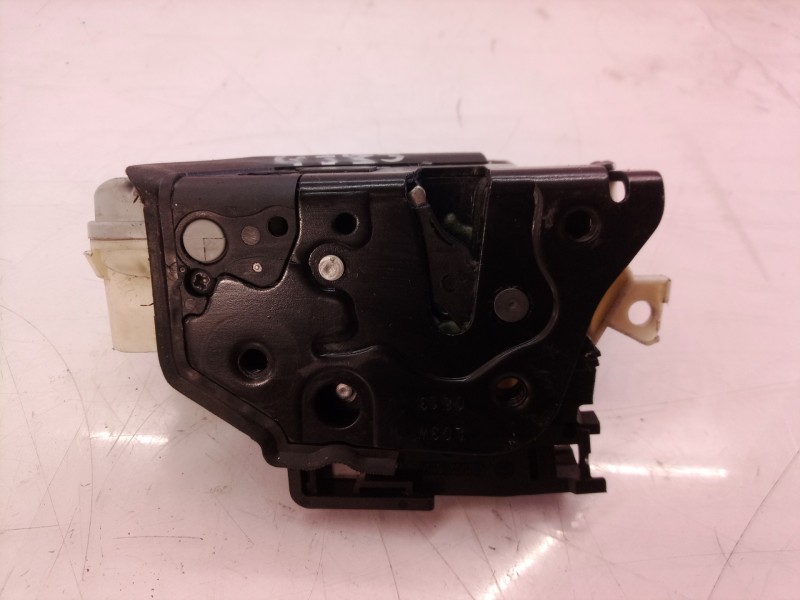 Recambio de cerradura puerta delantera izquierda para volkswagen passat berlina (3c2) highline referencia OEM IAM 3AE885681CFKZ 