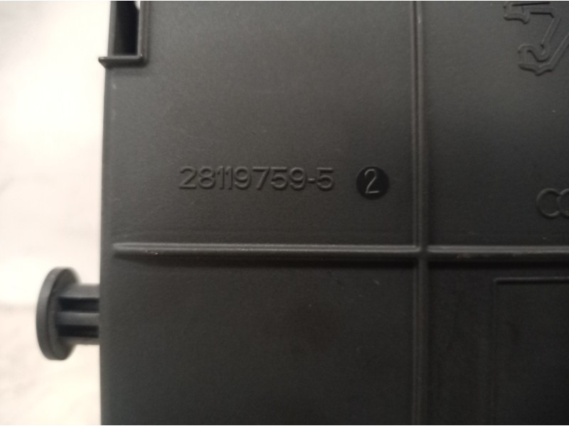 Recambio de caja reles / fusibles para peugeot expert tepee l1h1 premium referencia OEM IAM 281197595 281197595 281197595