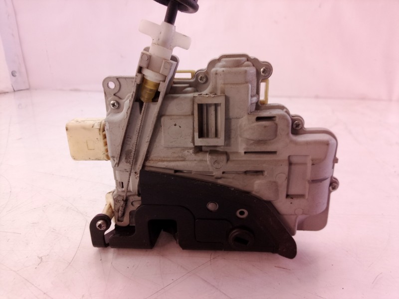 Recambio de cerradura puerta trasera derecha para volkswagen passat berlina (3c2) highline referencia OEM IAM 3C4839016B  