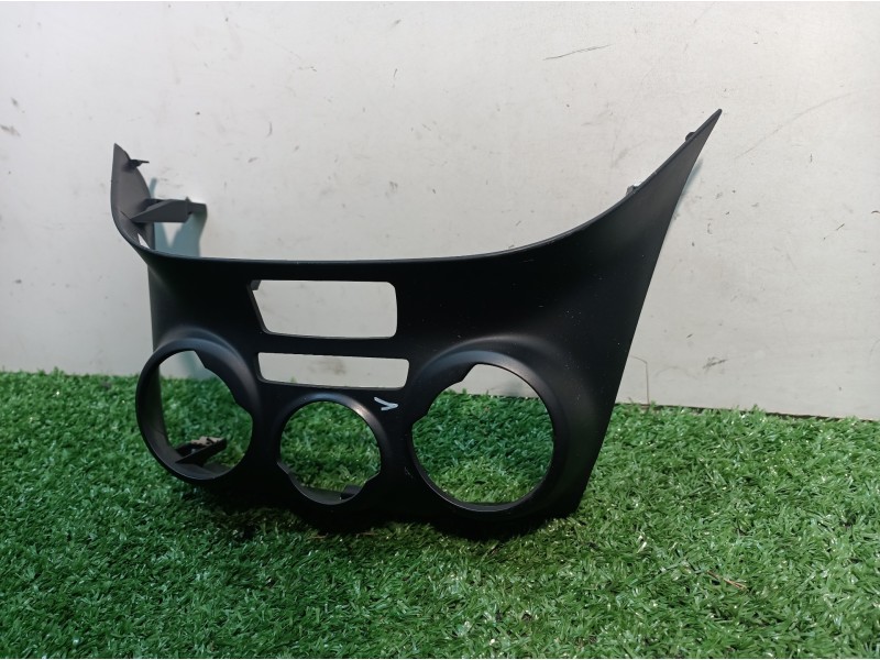 Recambio de moldura consola central delantera para peugeot 208 active referencia OEM IAM 9672846477 9672846477 1096632X