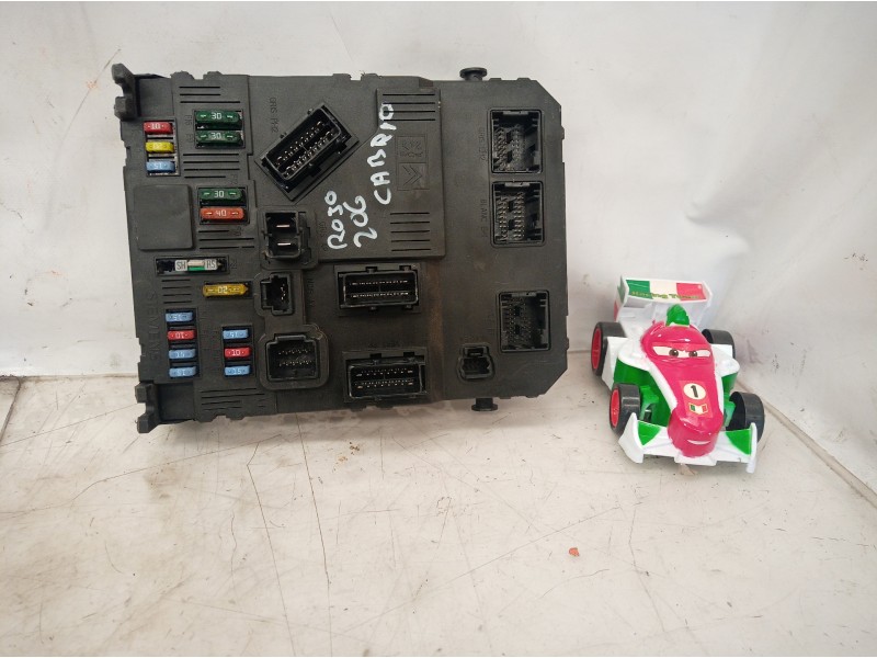 Recambio de caja reles / fusibles para peugeot 206 cc cc referencia OEM IAM 9653667680 9653667680 9653667680