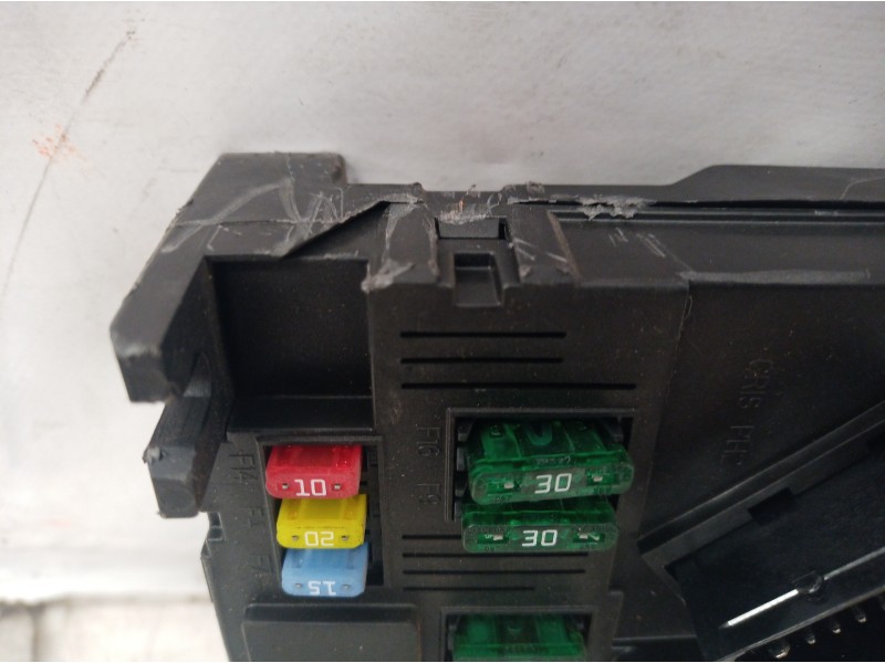 Recambio de caja reles / fusibles para peugeot 206 cc cc referencia OEM IAM 9653667680 9653667680 9653667680