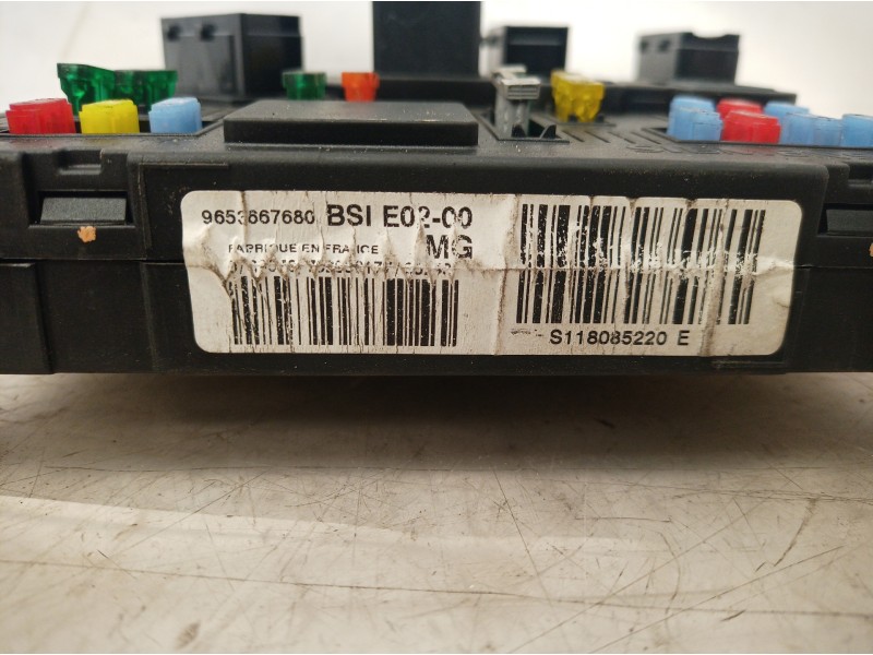Recambio de caja reles / fusibles para peugeot 206 cc cc referencia OEM IAM 9653667680 9653667680 9653667680