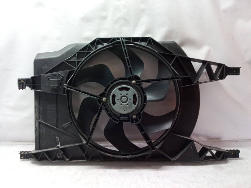 Recambio de electroventilador para renault laguna ii grandtour (kg0) expression confort referencia OEM IAM 8200025635 8200025635