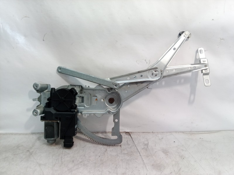 Recambio de elevalunas delantero derecho para opel corsa c sri referencia OEM IAM 24466594 24466594 24466594