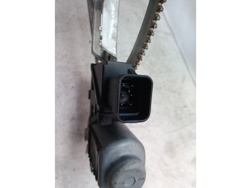 Recambio de elevalunas delantero derecho para opel corsa c sri referencia OEM IAM 24466594 24466594 24466594