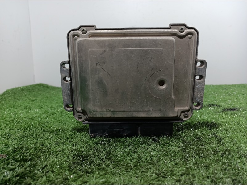 Recambio de centralita motor uce para opel astra h berlina cosmo referencia OEM IAM 0281011943 1039S07139 8973785711