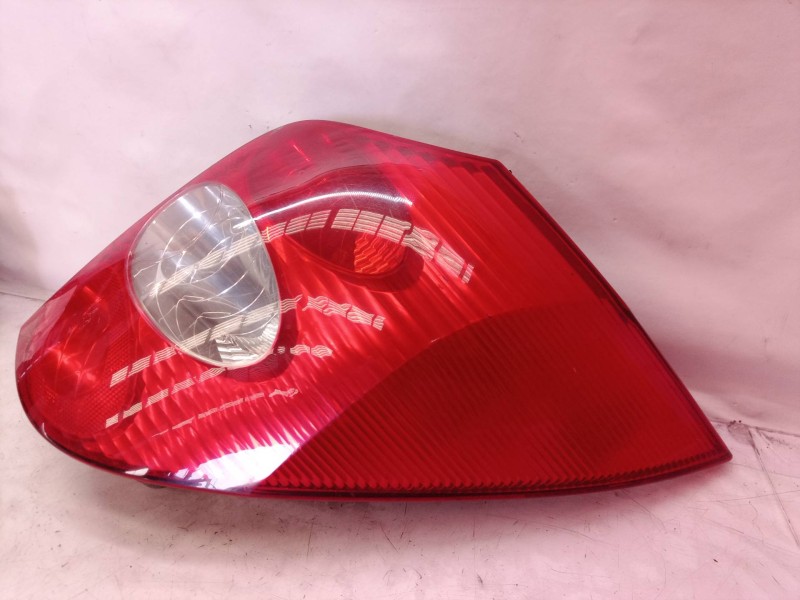 Recambio de piloto trasero derecho para renault laguna ii grandtour (kg0) expression confort referencia OEM IAM   