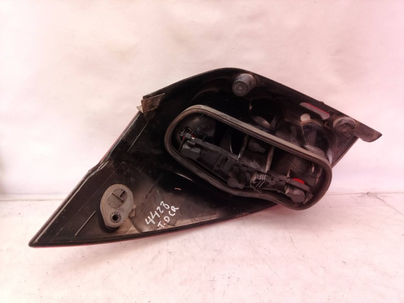 Recambio de piloto trasero derecho para renault laguna ii grandtour (kg0) expression confort referencia OEM IAM   