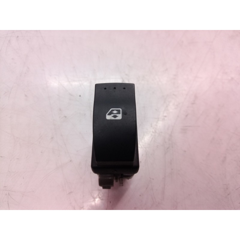 Recambio de mando elevalunas delantero derecho para renault megane ii classic berlina 1.5 dci diesel referencia OEM IAM   