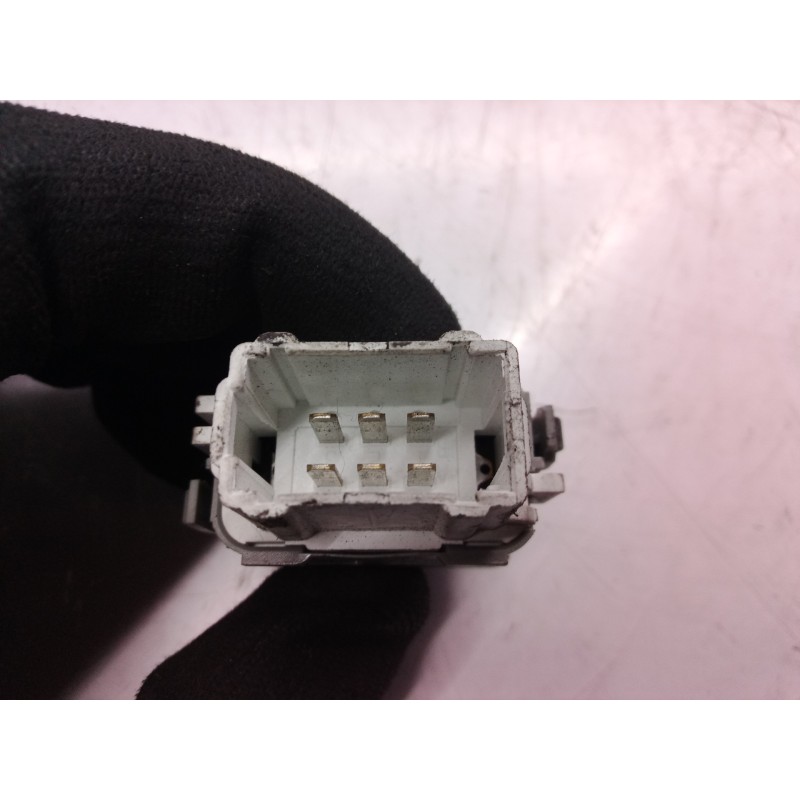 Recambio de mando elevalunas delantero derecho para renault megane ii classic berlina 1.5 dci diesel referencia OEM IAM   