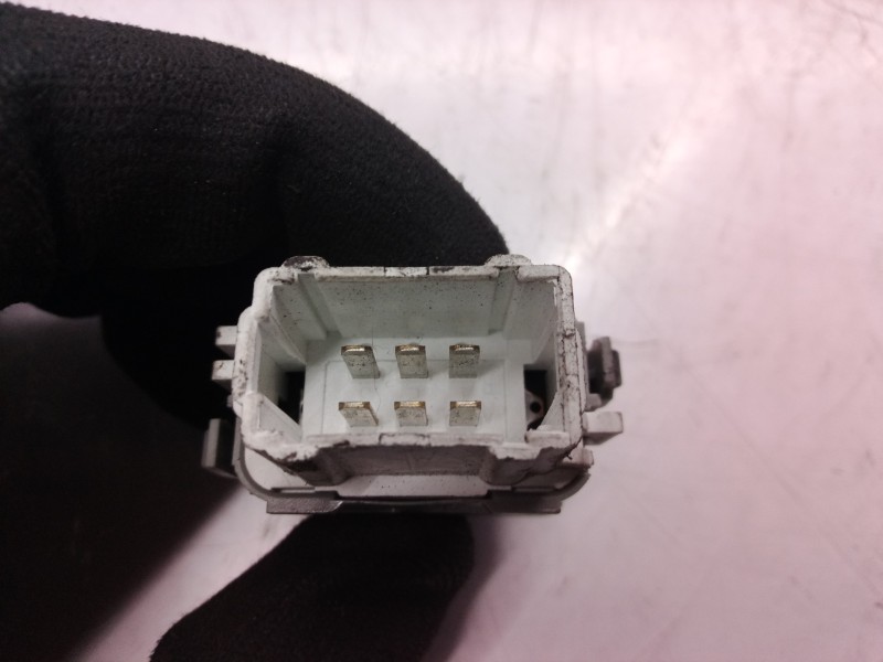 Recambio de mando elevalunas delantero derecho para renault megane ii classic berlina 1.5 dci diesel referencia OEM IAM   