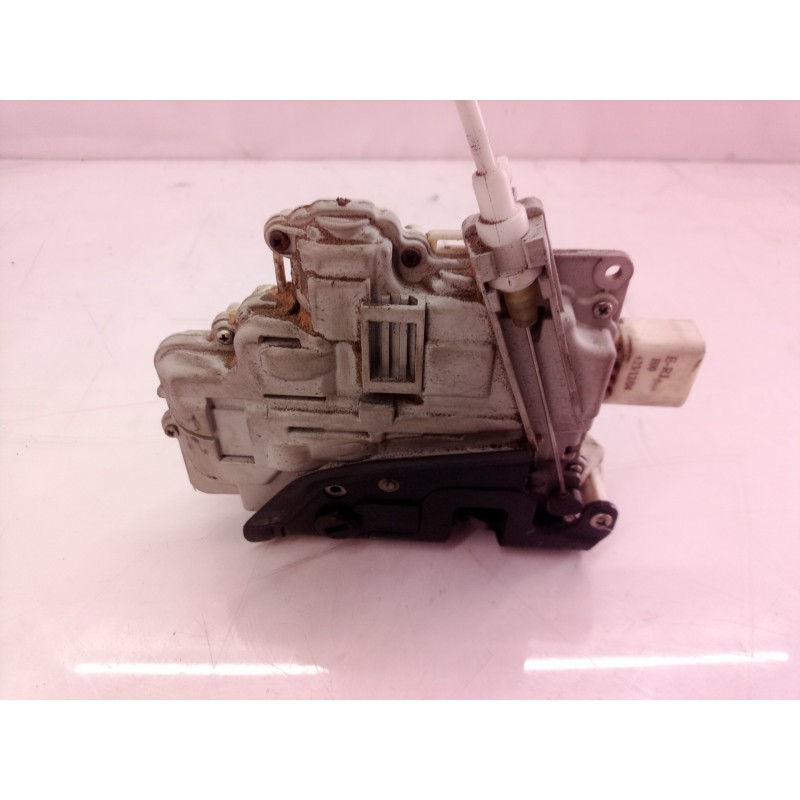 Recambio de cerradura puerta trasera izquierda para audi a4 berlina (8e) 2.0 tdi 16v (103kw) referencia OEM IAM   