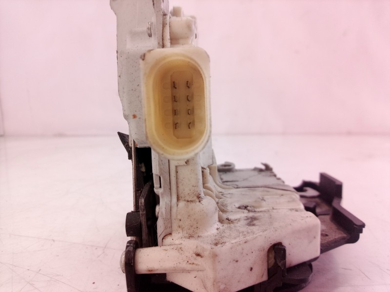 Recambio de cerradura puerta trasera izquierda para audi a4 berlina (8e) 2.0 tdi 16v (103kw) referencia OEM IAM   