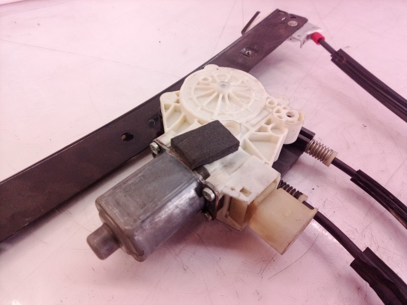 Recambio de elevalunas trasero izquierdo para ford mondeo ber. (ca2) referencia OEM IAM 0130822286 0130822286 0130822286