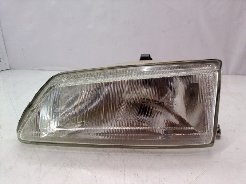 Recambio de faro izquierdo para peugeot 106 (s1) long beach referencia OEM IAM 084637 084637 084637