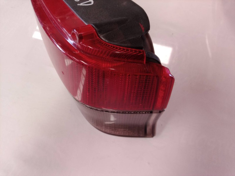 Recambio de piloto trasero derecho para peugeot 106 (s1) long beach referencia OEM IAM 635184 635184 2186D