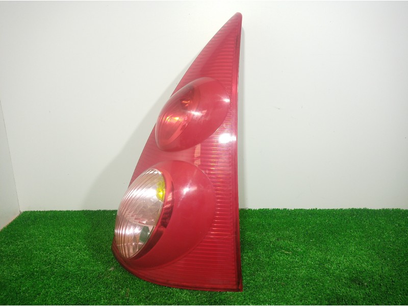 Recambio de piloto trasero derecho para peugeot 107 básico referencia OEM IAM   