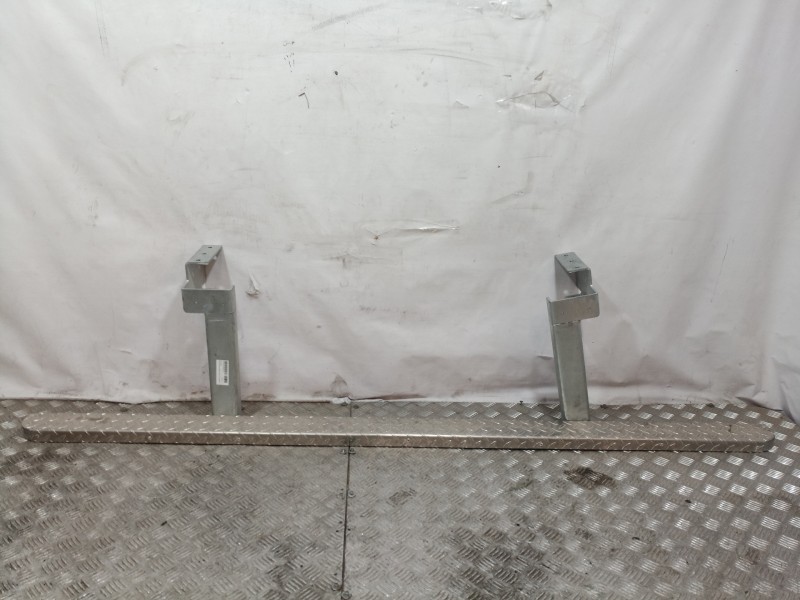 Recambio de estribo para volkswagen crafter chasis / caja abierta referencia OEM IAM   