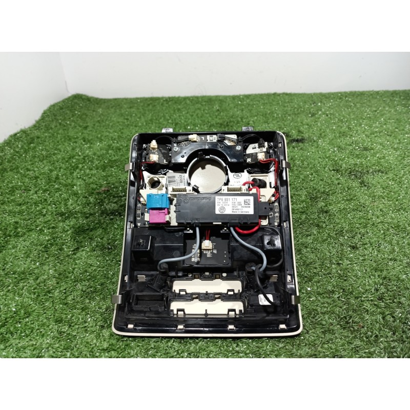 Recambio de luz interior para volkswagen touareg (7p6) v6 tdi bluemotion premium referencia OEM IAM 7P6951171 7P6951171 28236208