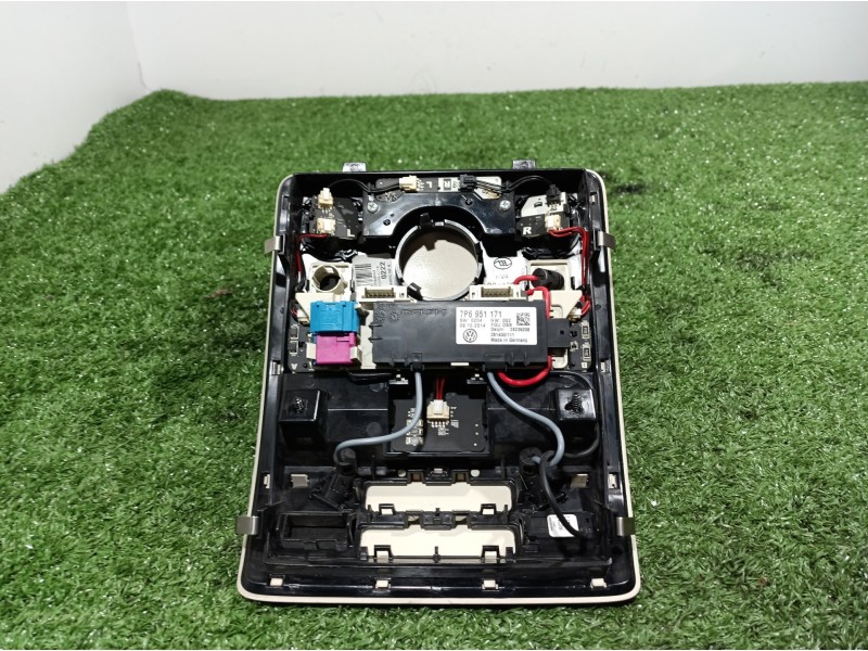 Recambio de luz interior para volkswagen touareg (7p6) v6 tdi bluemotion premium referencia OEM IAM 7P6951171 7P6951171 28236208