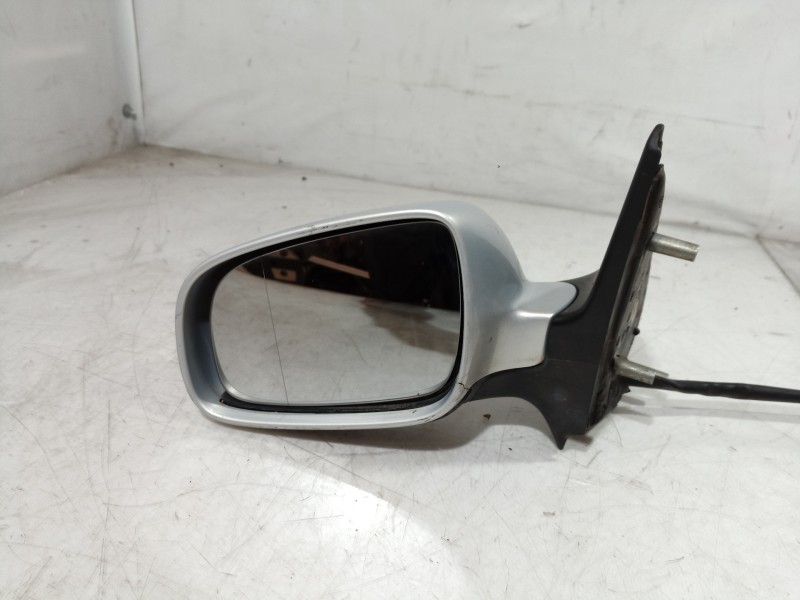 Recambio de retrovisor izquierdo para volkswagen polo berlina (6n2) trendline referencia OEM IAM 010640 010640 010640