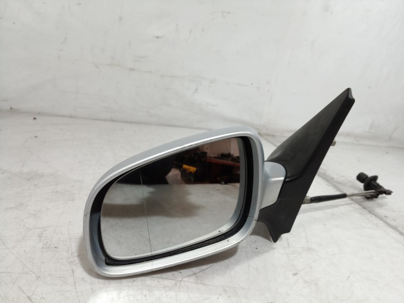 Recambio de retrovisor izquierdo para volkswagen polo berlina (6n2) trendline referencia OEM IAM 010640 010640 010640