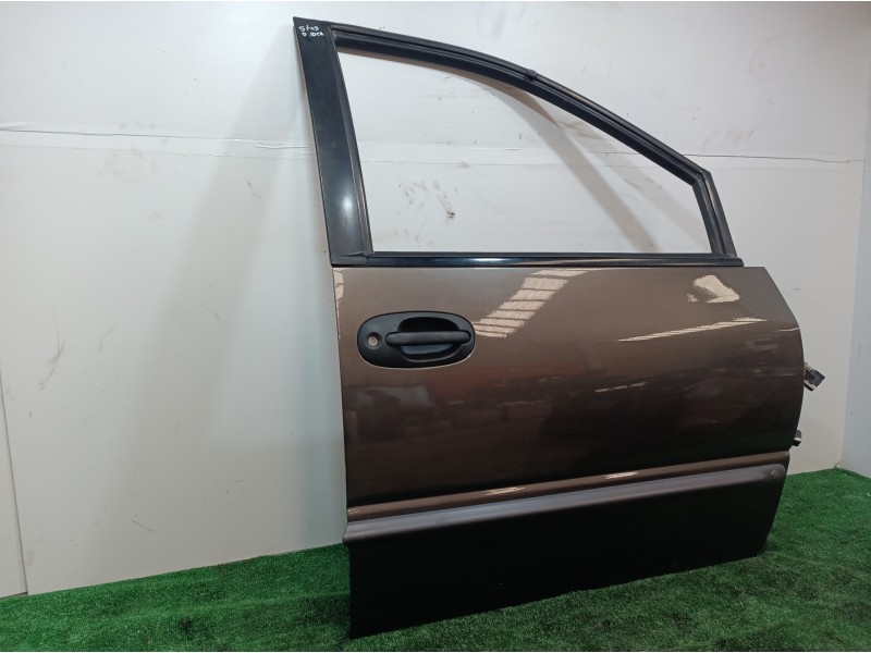 Recambio de puerta delantera derecha para chrysler voyager (gs) 2.5 td family referencia OEM IAM   