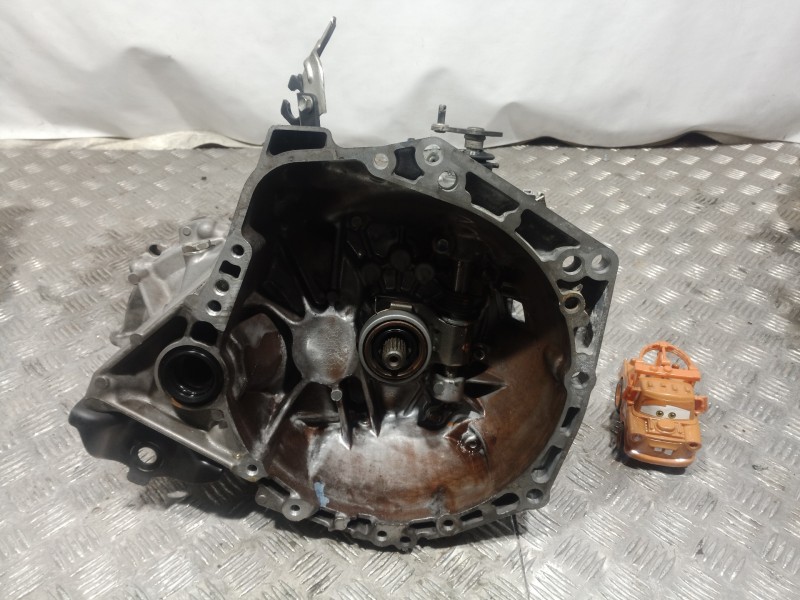 Recambio de caja cambios para peugeot 107 básico referencia OEM IAM 20TT01 20TT01 20TT010645708