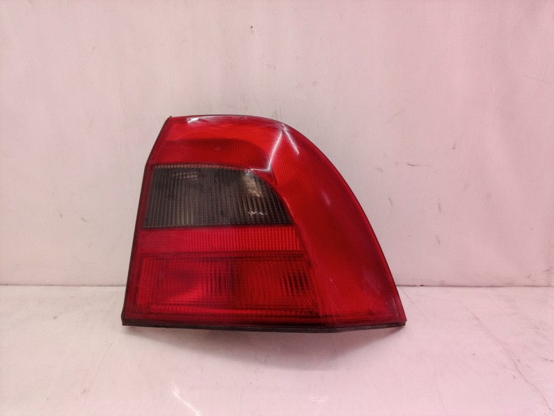 Recambio de piloto trasero derecho para opel vectra b berlina cd referencia OEM IAM   