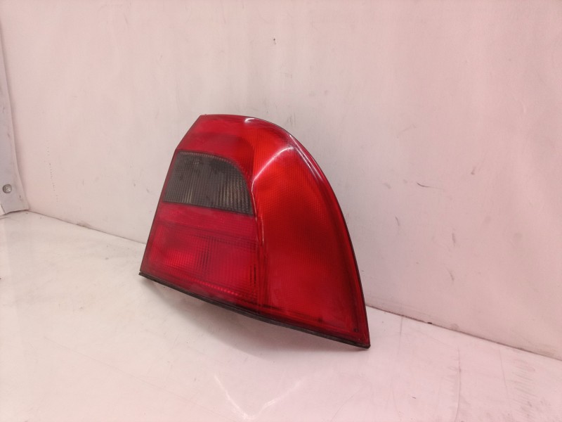 Recambio de piloto trasero derecho para opel vectra b berlina cd referencia OEM IAM   