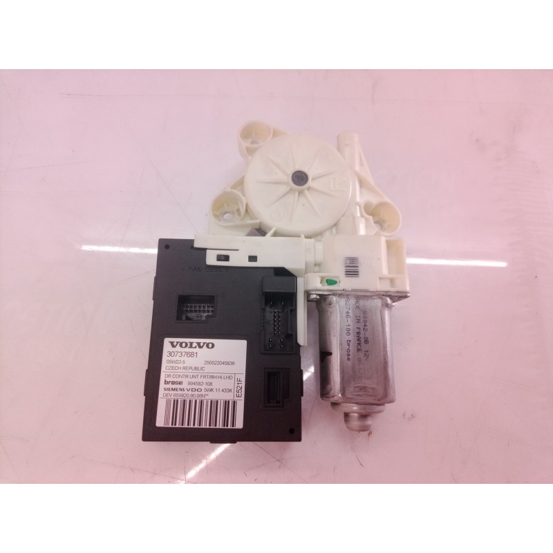 Recambio de motor elevalunas delantero derecho para volvo v50 familiar 2.0 d kinetic referencia OEM IAM 30737681 30737681 994582