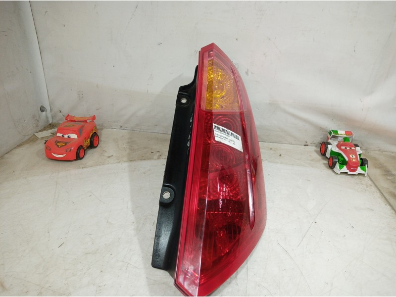 Recambio de piloto trasero derecho para fiat grande punto (199) referencia OEM IAM 27462201 27462201 27462201