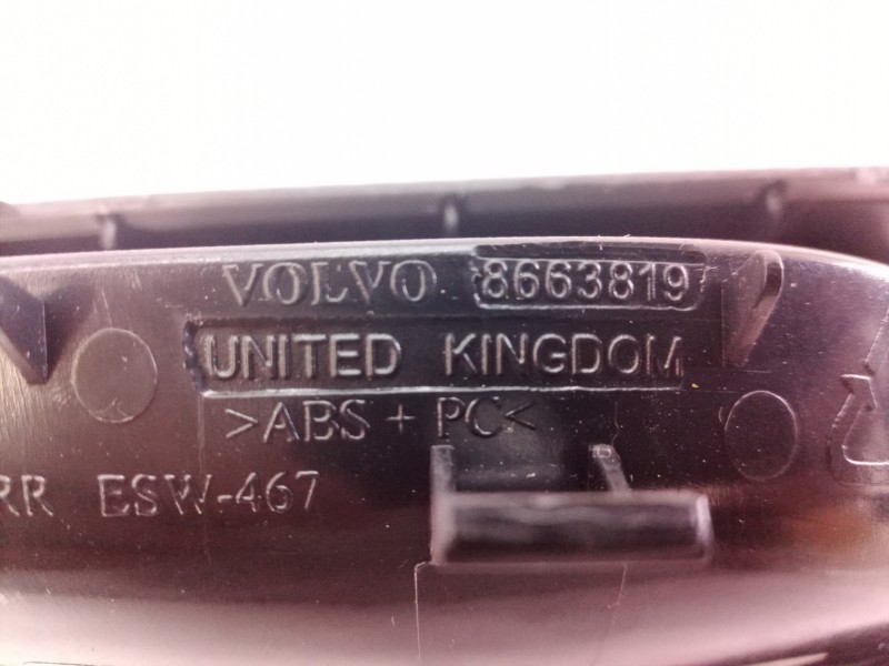 Recambio de mando elevalunas trasero derecho para volvo v50 familiar 2.0 d kinetic referencia OEM IAM 8663819 8663819 8663819