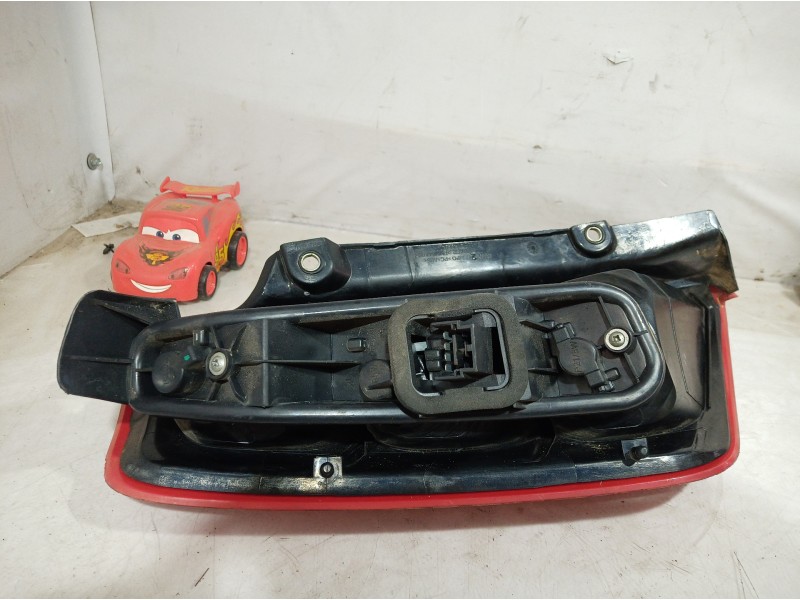 Recambio de piloto trasero derecho para fiat grande punto (199) referencia OEM IAM 27462201 27462201 27462201