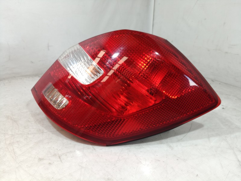 Recambio de piloto trasero derecho para skoda fabia (5j2 ) urban referencia OEM IAM 5J6945096A 5J6945096 5J6945096A