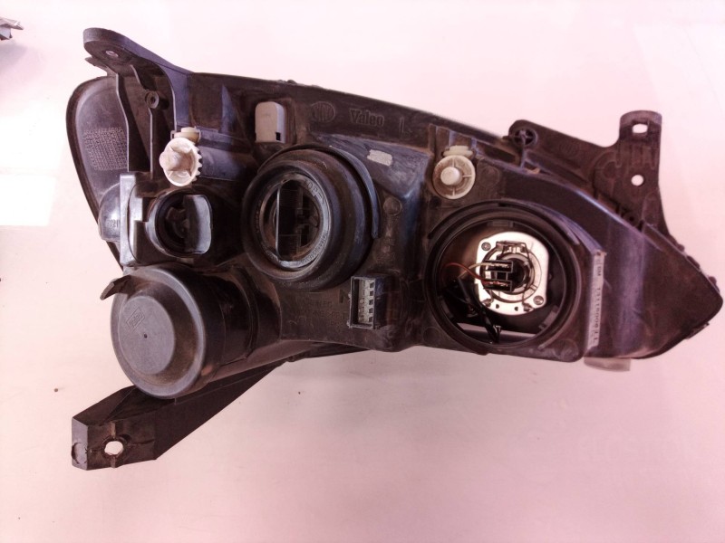 Recambio de faro izquierdo para opel corsa c comfort referencia OEM IAM 13115006 13115006 89309231