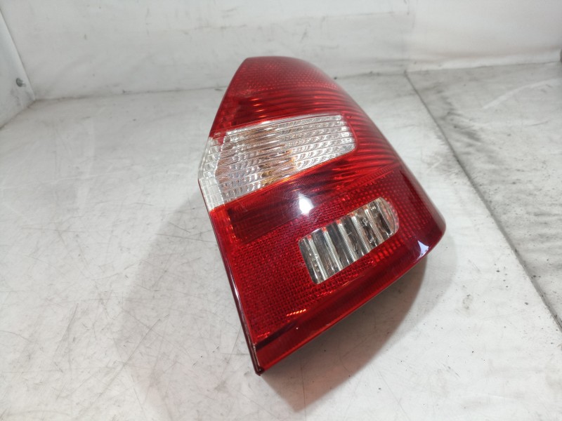 Recambio de piloto trasero derecho para skoda fabia (5j2 ) urban referencia OEM IAM 5J6945096A 5J6945096 5J6945096A