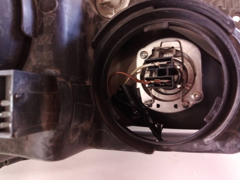 Recambio de faro izquierdo para opel corsa c comfort referencia OEM IAM 13115006 13115006 89309231