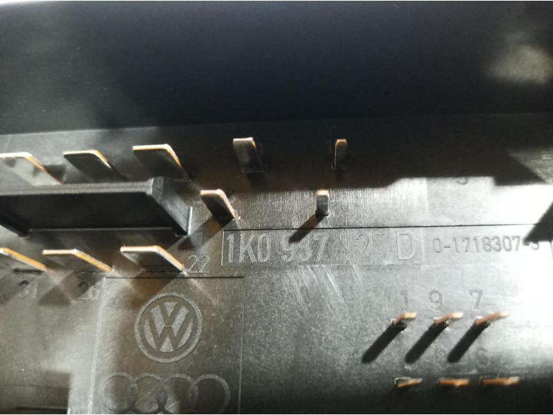 Recambio de caja reles / fusibles para skoda suberb (3t4) exclusive 4x4 referencia OEM IAM 1K0937125 1K0937125 1K0937125