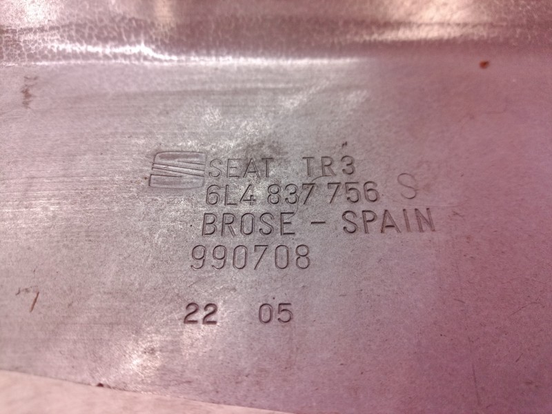 Recambio de elevalunas delantero derecho para seat leon (1p1) referencia OEM IAM 6L4837756 6L4837756 990708