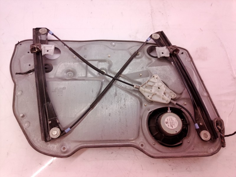 Recambio de elevalunas delantero derecho para seat leon (1p1) referencia OEM IAM 6L4837756 6L4837756 990708