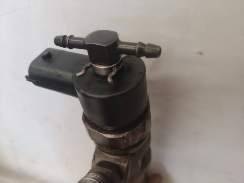 Recambio de inyector para kia sorento 2.5 crdi concept referencia OEM IAM 0445110233 044510233 338004A400