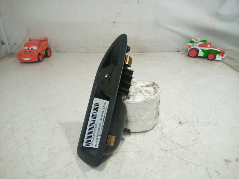 Recambio de mando elevalunas trasero derecho para renault laguna ii (bg0) authentique referencia OEM IAM 82000317494 82000317494