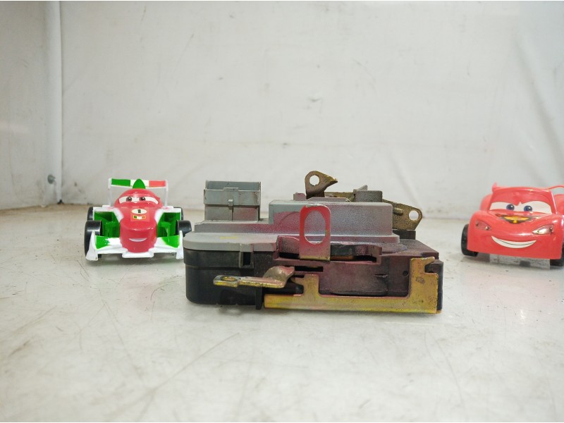 Recambio de cerradura puerta delantera derecha para peugeot 206 cc referencia OEM IAM   