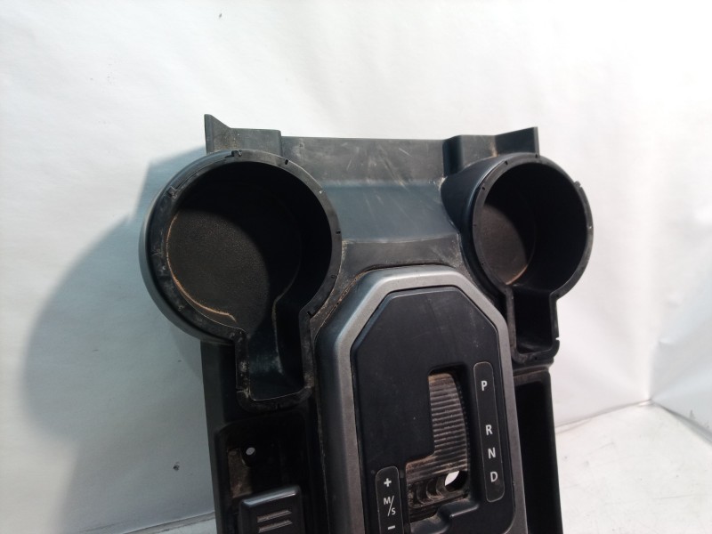 Recambio de guarnecidos palanca cambio para land rover discovery v6 td hse referencia OEM IAM FJV500172 FJV500172 FJV500172