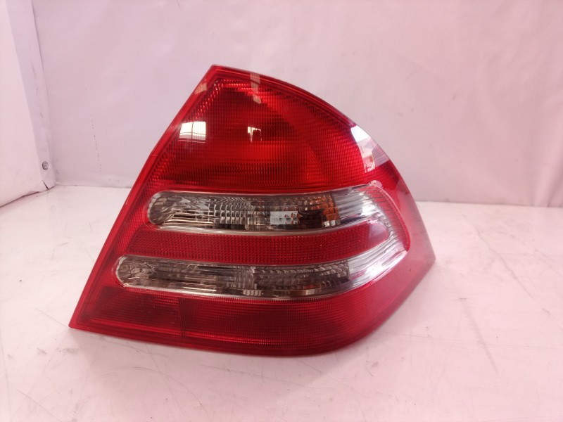 Recambio de piloto trasero derecho para mercedes-benz clase c (w203) berlina 200 compressor (203.045) referencia OEM IAM   