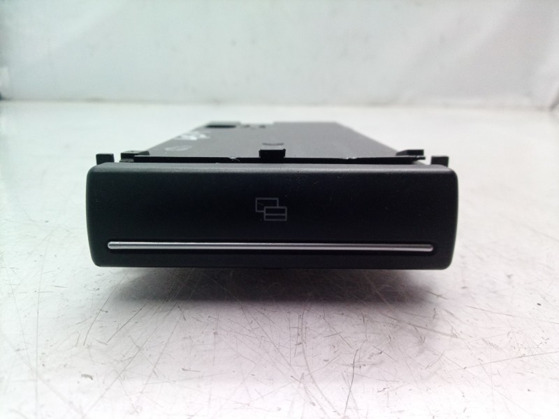 Recambio de varios para audi a3 (8p) 2.0 tdi ambiente referencia OEM IAM 8P0941561 8P0941561 8P0941561